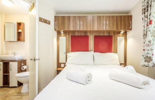 Fort Augustus Resort | The Ness Hot tub Lodge