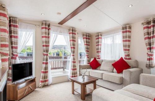 Fort Augustus Resort | The Ness Hot tub Lodge
