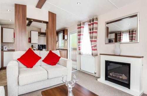 Fort Augustus Resort | The Ness Hot tub Lodge