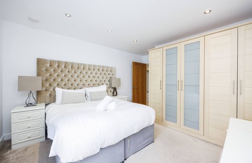 Docklands Apartment | The Nest - Austin David Apartments