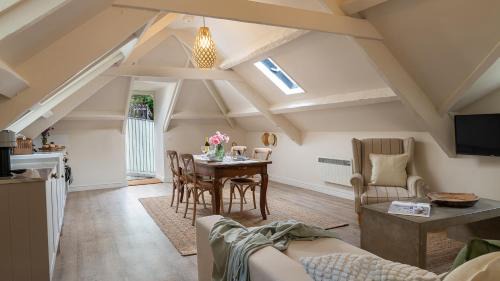 Stroud House | The Nest