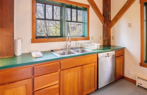 Yachats Cabin | The Nest - Quiet Water Cabin