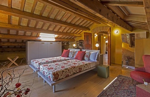 Bettolelle Apartment | The Nest, Villa Pedossa, attic in villa with pool 7km from the sea, Senigallia