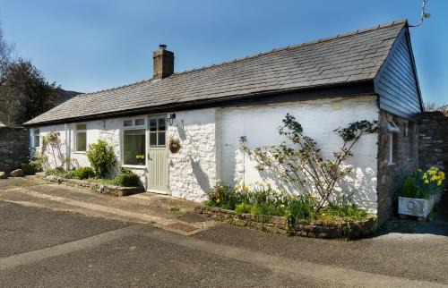 Llangattock House | The Neuadd Cottages