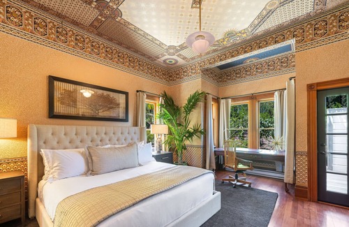 Geyserville Hotel | The New Hope Merrill House