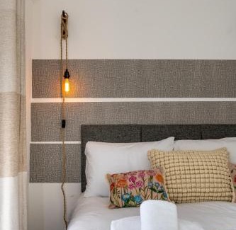 Margam Apartment | The New Lodge - Cottage - Tv in every bedroom!