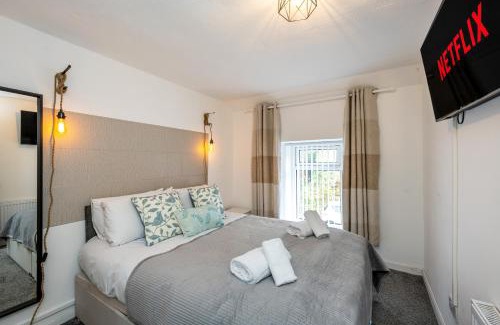 Margam Apartment | The New Lodge - Cottage - Tv in every bedroom!