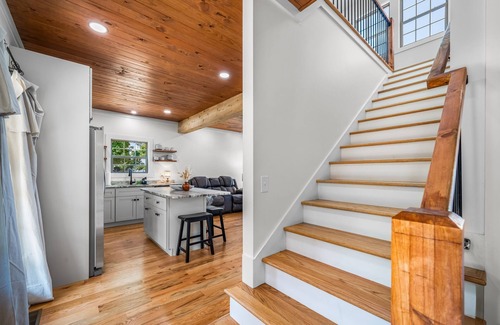 Mentone Cottage | The NEW Overlook-brand new, sleeps 6