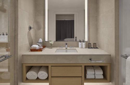 Back Bay East Hotel | The Newbury Boston, 2 Classic Fireplace Suite!