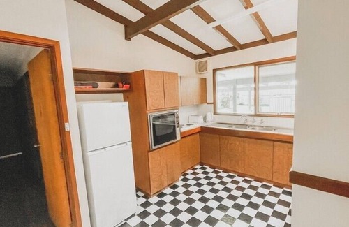 Lancelin House | The Newby - Perfect for a couple of families seeking a getaway together.