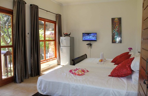 Bukti Villa | The Ning Beach & Villa