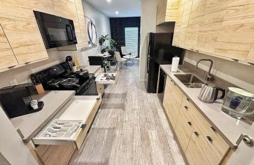 Downtown Des Moines Apartment | The Noir Nest