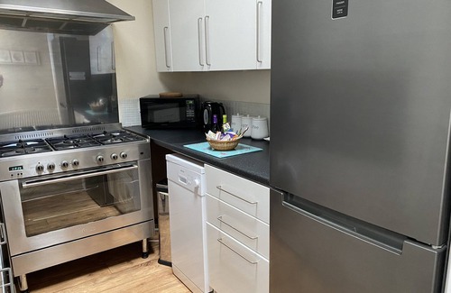 Locks Heath Apartment | ‘The Nook’ a self-contained 1 bedroom annexe in quiet area with local amenities