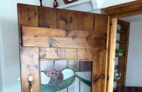 Pentre Halkyn Cottage | The Nook A traditional Welsh cottage.
