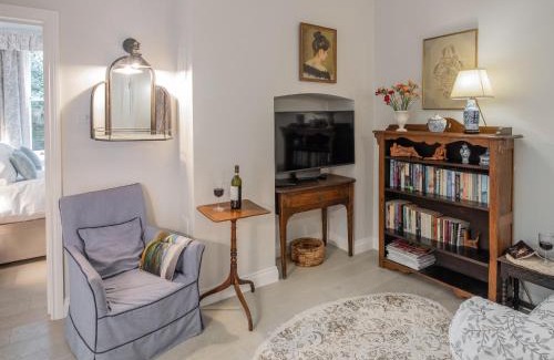 Shrewton House | The Nook At Henge Estate