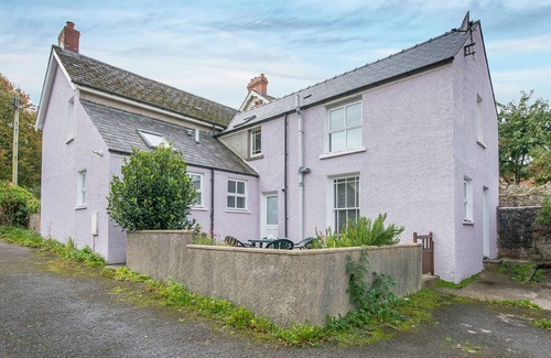 Manorbier Cottage | The Nook, Holiday Cottage Manorbier, Sleeps 4, 2 bedrooms, bathrooms