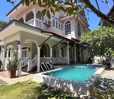 Kampung Wakaf Nyior Kembar House | The Nook, Kuala Terengganu