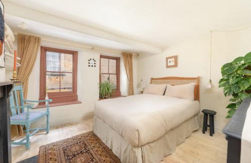 Frome House | The Nook - Stylish Homestay - Heart of Frome