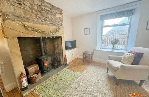 Alston House | The Nookery - Cosy Cottage in the Heart of Town