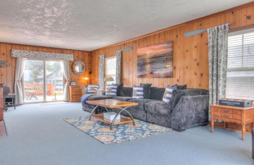 Seaside House | The Nordic House in the Cove - Meredith Lodging