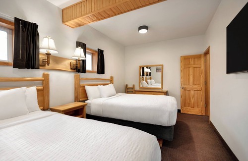 Downtown Steamboat Springs Hotel | The Nordic Lodge