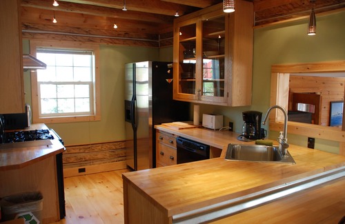 Grand Marais Cabin | The North Shore Fisherman's Cabin- historic