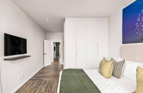 Clifton Apartment | The Number Collection 5101