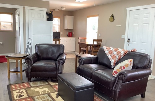 Seymour Cottage | THE NUT FARM 20 minutes to Pigeon ForgenSleeps 2 /No animals / No children