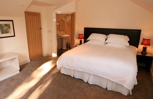 Ledbury Bed & Breakfast | The Oak Inn Staplow