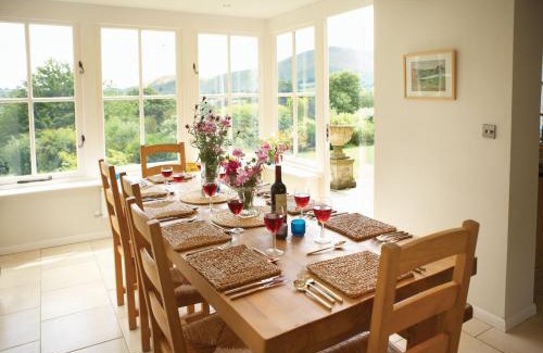 All Stretton House | The Oaks