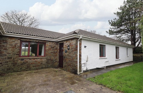 Saint Clears Cottage | The Oaks