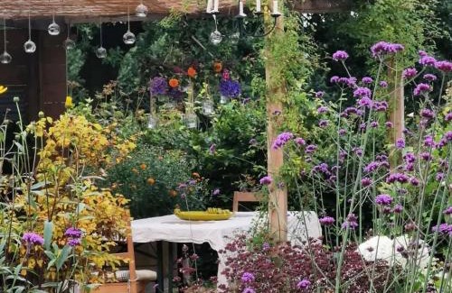 Colkirk Other | The Oaks Glamping - Jasper's Shepherds Hut