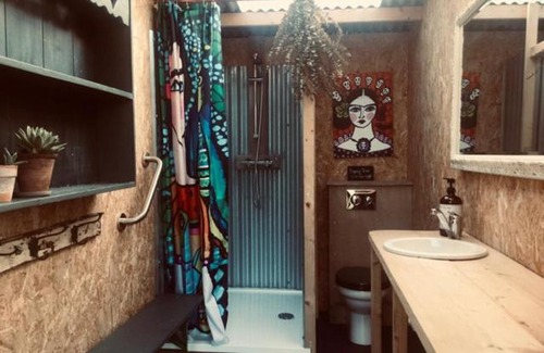 Colkirk Other | The Oaks Glamping - Magpie Half Shepherds Hut