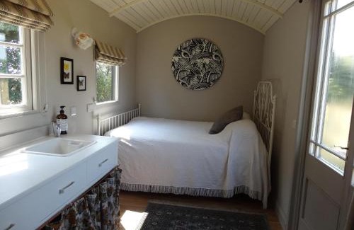 Colkirk Other | The Oaks Glamping - Rubie's Shepherds Hut