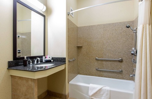 Paso Robles Hotel | The Oaks Hotel Paso Robles