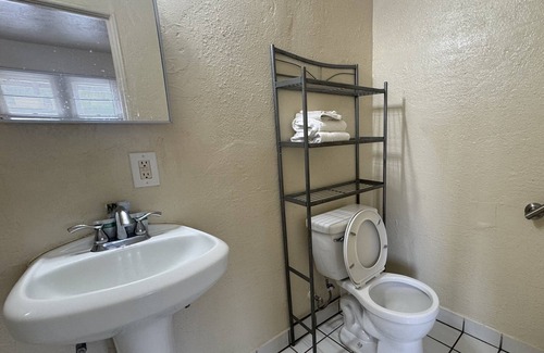 Gilroy Hotel | The Oaks Motel