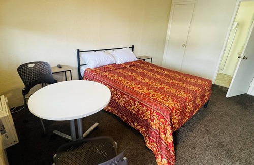 Gilroy Hotel | The Oaks Motel