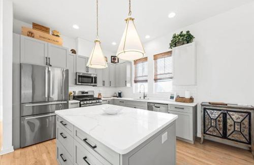 North Charleston House | The Oakwood Retreat