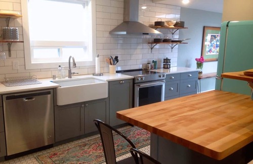Walla Walla House | The Oasis Downtown 3 BR with Pool