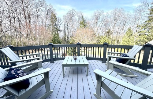 Gilford House | "The Oasis" Pool/Hot tub/Game-Room/Ski/Sleeps 18