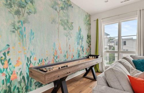 Nashville House | The Oasis Tropical villa with rooftop views