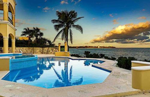 Soliman Bay Villa | The Oasis Tulum Luxury Front Beach Villa 8 Rooms