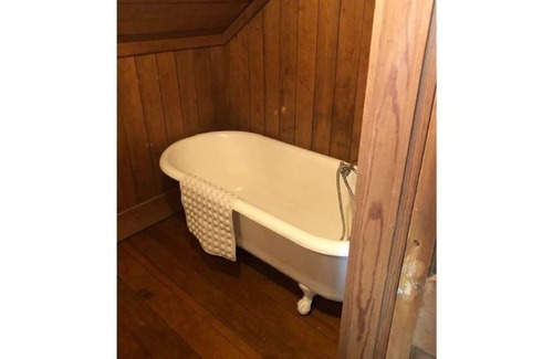 Allardt House | The Old Allardt Schoolhouse