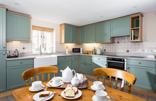 Kingham Cottage | The Old Bakery - beautiful property that sleeps 6 guests in 3 bedrooms