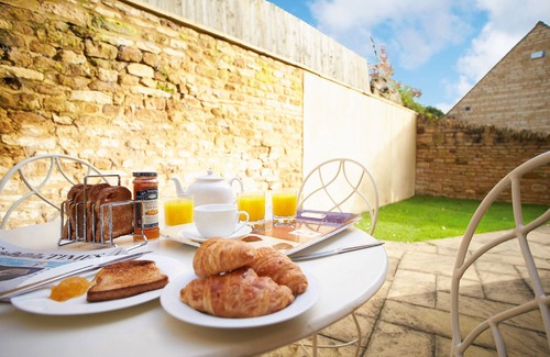 Kingham Cottage | The Old Bakery - beautiful property that sleeps 6 guests in 3 bedrooms