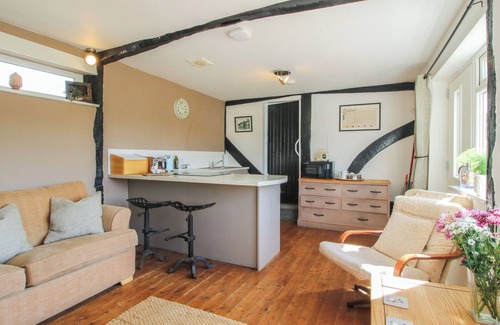 Llansantffraid-ym-Mechain Cottage | THE OLD BEAMS AT PONT Y FORWYN in Llansantffraidd-Ym-Mechain