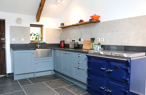 South Tawton Cottage | The Old Calf House - sleeps 2 guests in 1 bedroom