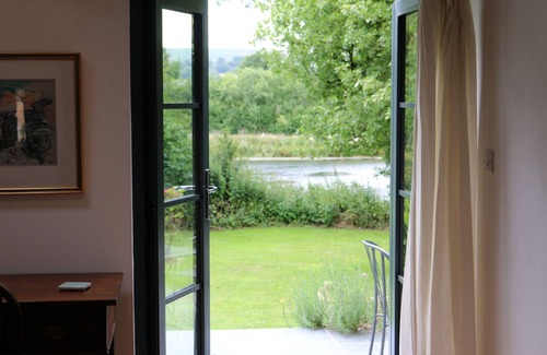 South Tawton Cottage | The Old Calf House - sleeps 2 guests in 1 bedroom