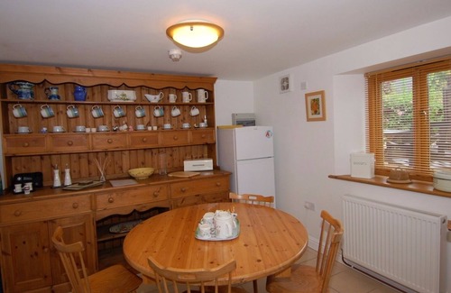 Wookey Cottage | THE OLD CIDER BARN, country holiday cottage, with a garden in Wells