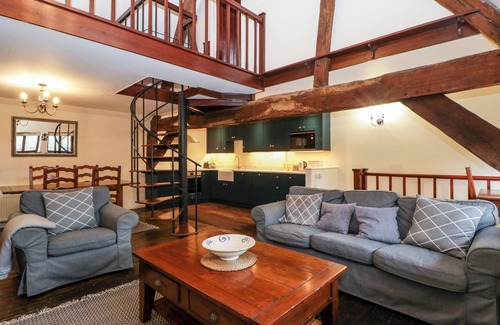 Stanton Cottage | THE OLD CIDER PRESS, character holiday cottage in Broadway